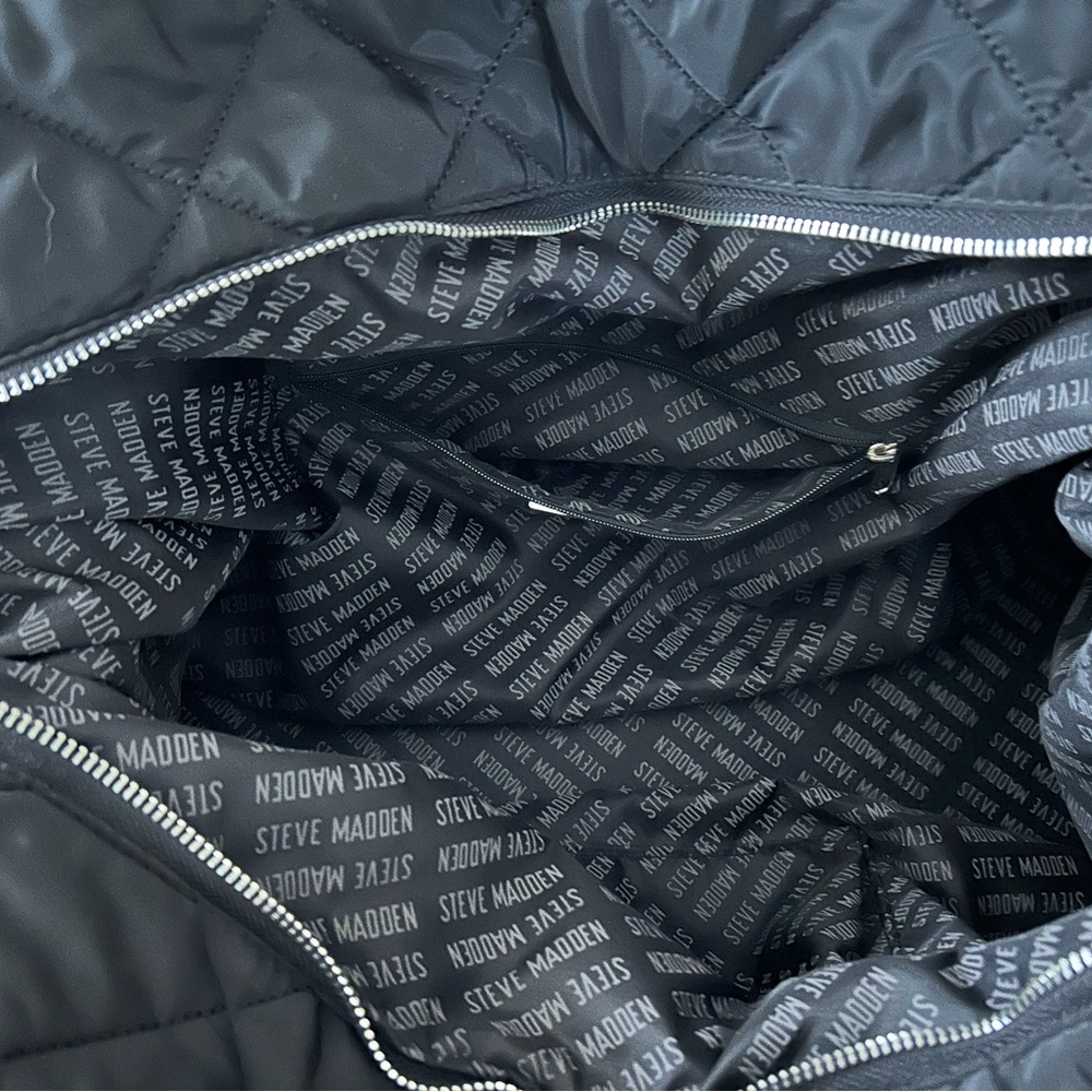 Weekender Bag - Picture 3 of 5
